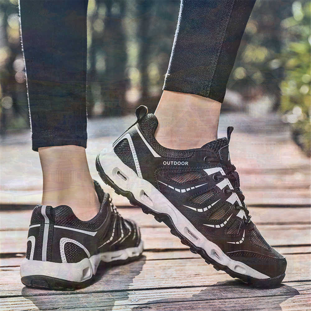Sumer Round Tip Silver Sneaker - đánh giá và giá Vintage Collectible Show